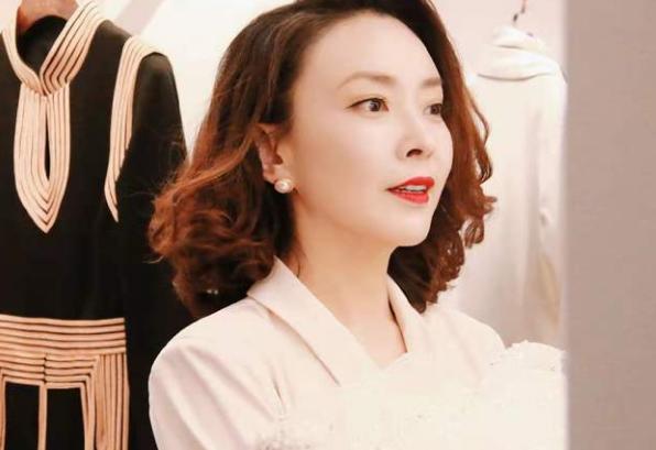 女性如何变得优雅，女性的优雅体现在这几个方面