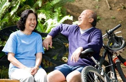 送70岁左右老人什么礼物好，夏天送老人什么礼物比较实用