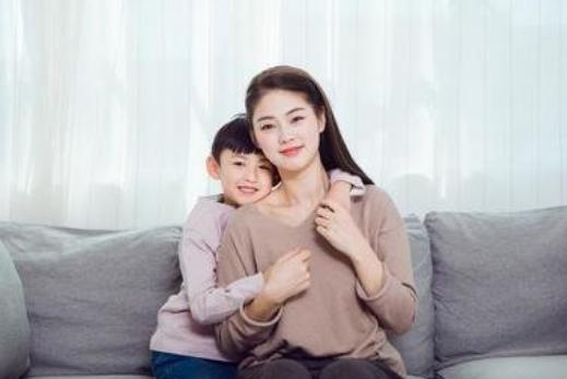 中年夫妻离心的表现，婚姻中有这三种异样说明夫妻离心了