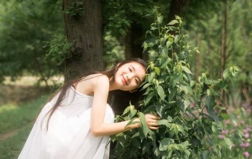 涂了口红接吻怎样避免尴尬，接吻吃到口红有影响吗