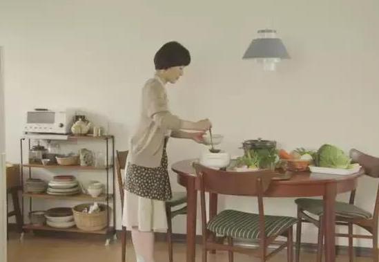 人到中年如何和母亲相处，中年阶段厌恶母亲是什么心理