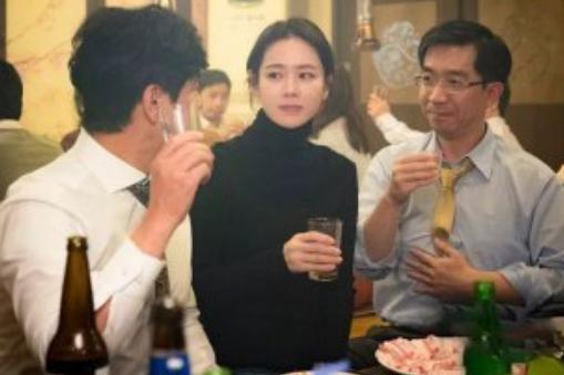 一个女人经常有饭局是什么原因，为什么有的女人对饭局乐此不疲