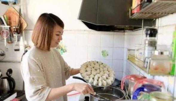 女人不会做饭能娶吗，老婆不愿意做饭是不够爱吗