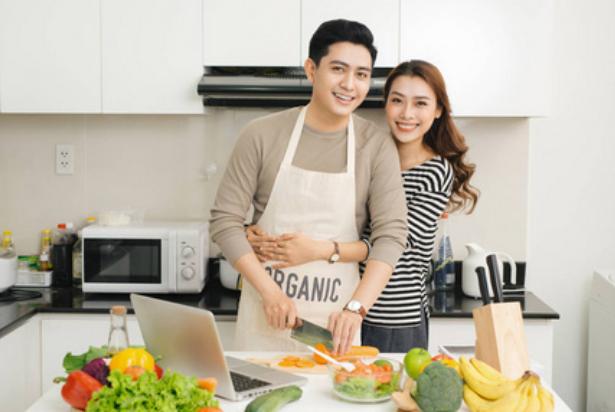 女人不会做饭能娶吗，老婆不愿意做饭是不够爱吗