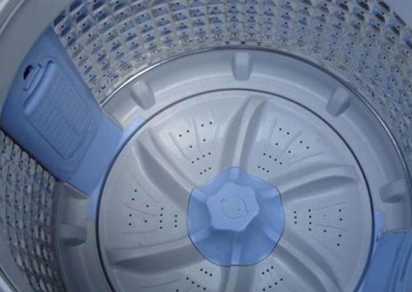 洗衣机波轮比滚筒省水吗，波轮和滚筒哪个更耗电