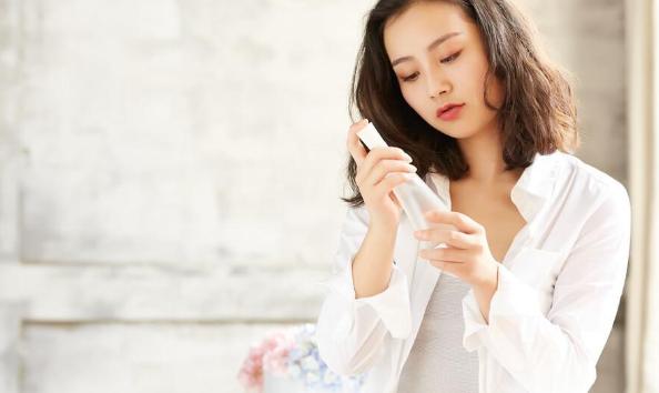 女人有新欢还会回头吗，女人有了新欢后还会惦记前任吗