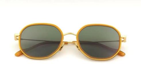 戴墨镜可以防晒吗,墨镜和太阳镜哪个防晒