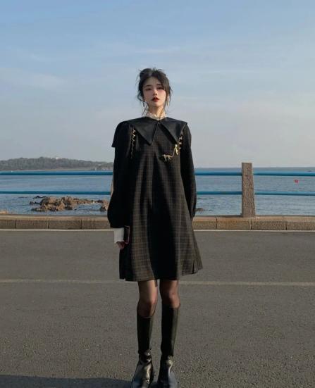 穿丝袜搭配什么衣服不会轻浮，温柔成熟的丝袜穿搭技巧