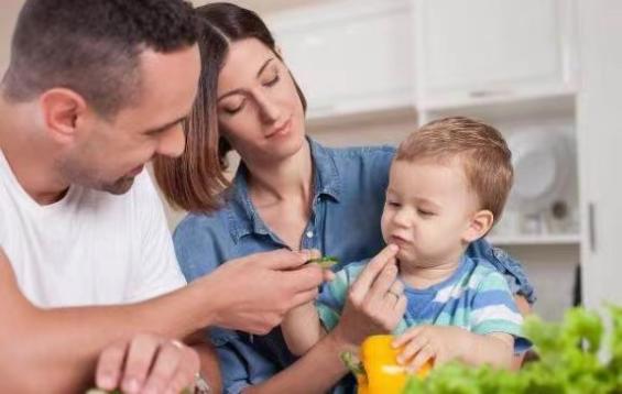 婆家亲戚老是指手画脚怎么办,爱管闲事的婆家人应该让老公解决吗