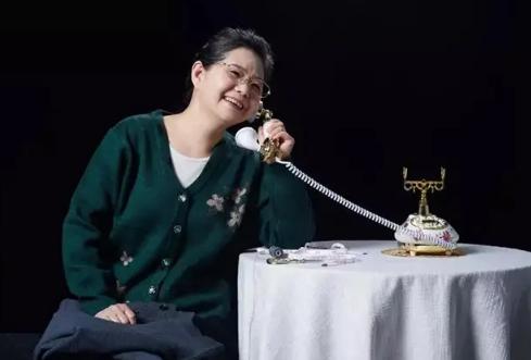 不主动联系父母的孩子代表什么，父母不主动联系子女正常吗