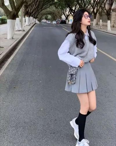 小个子女生春天怎么穿，矮个子女生裙子尽量选这三种