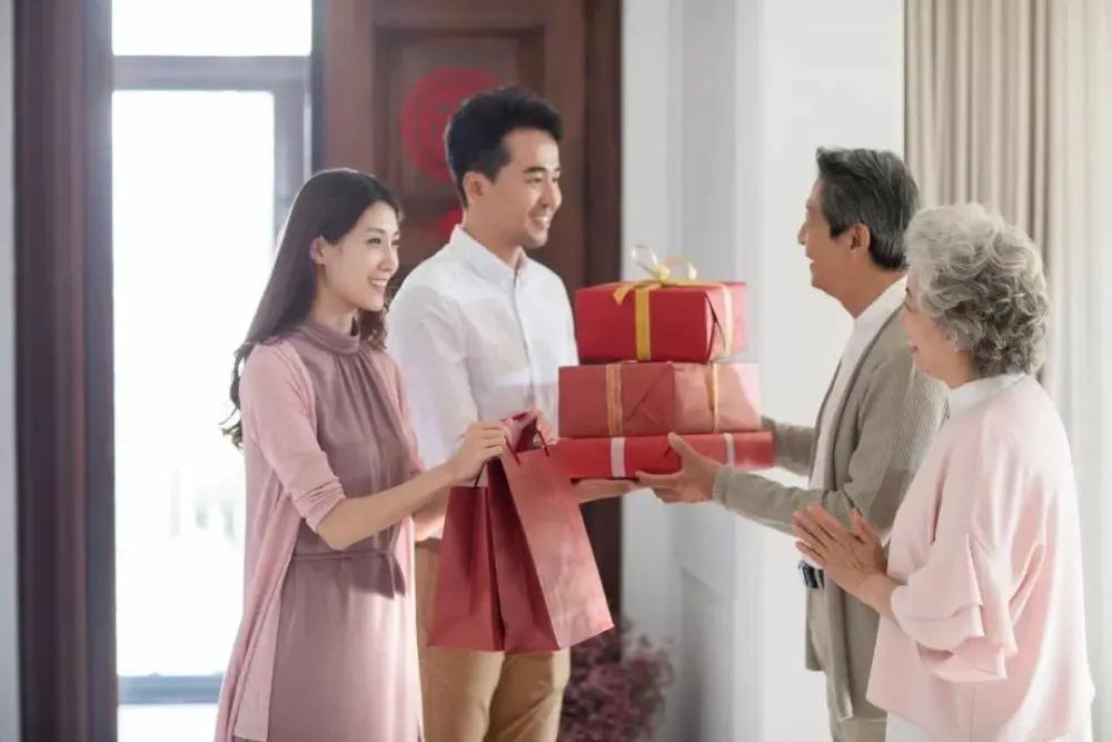 男方不愿意见女生父母代表什么，女性带男性见父母意味什么
