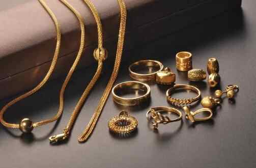 婆婆一般送媳妇什么礼物合适,婆婆第一次给媳妇送什么礼物