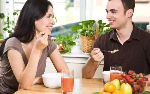 如何看清一个人，看清一个人吃顿饭就会知道