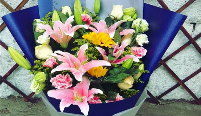 老婆生日送什么鲜花，老婆生日送什么鲜花多少支合适