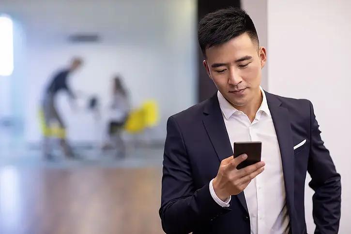 中年成功男人有什么特征，成功的中年男人更容易犯错吗