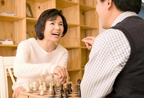中年婚姻结束是因为缺少陪伴吗，中年夫妻婚姻走到尽头是因为缺少沟通吗