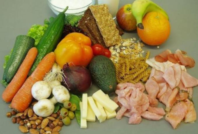 爱放屁的人多吃这五种食物，爱放屁的人要吃哪些食物最好