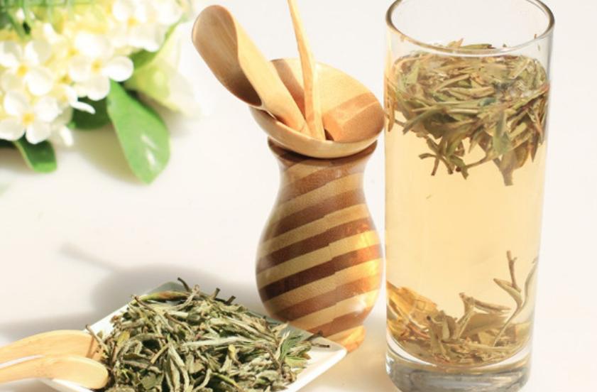 白茶适合什么季节喝，白茶哪个季节适合喝
