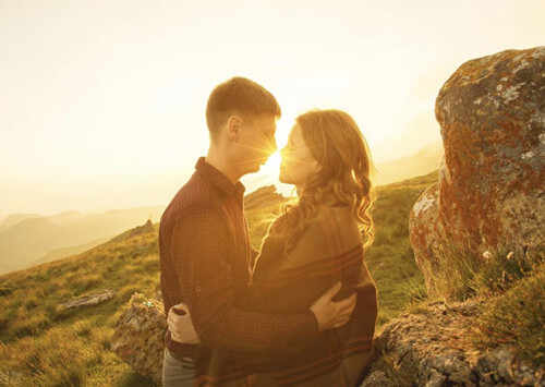 男人爱着旧爱的表现