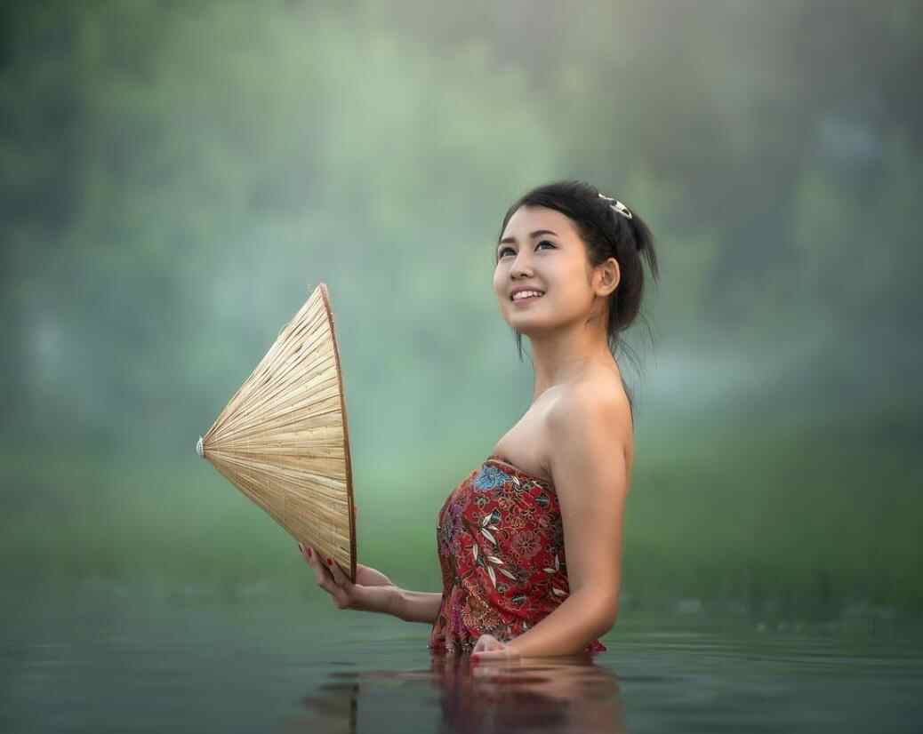 搞定女人四招,她会对你死心塌地