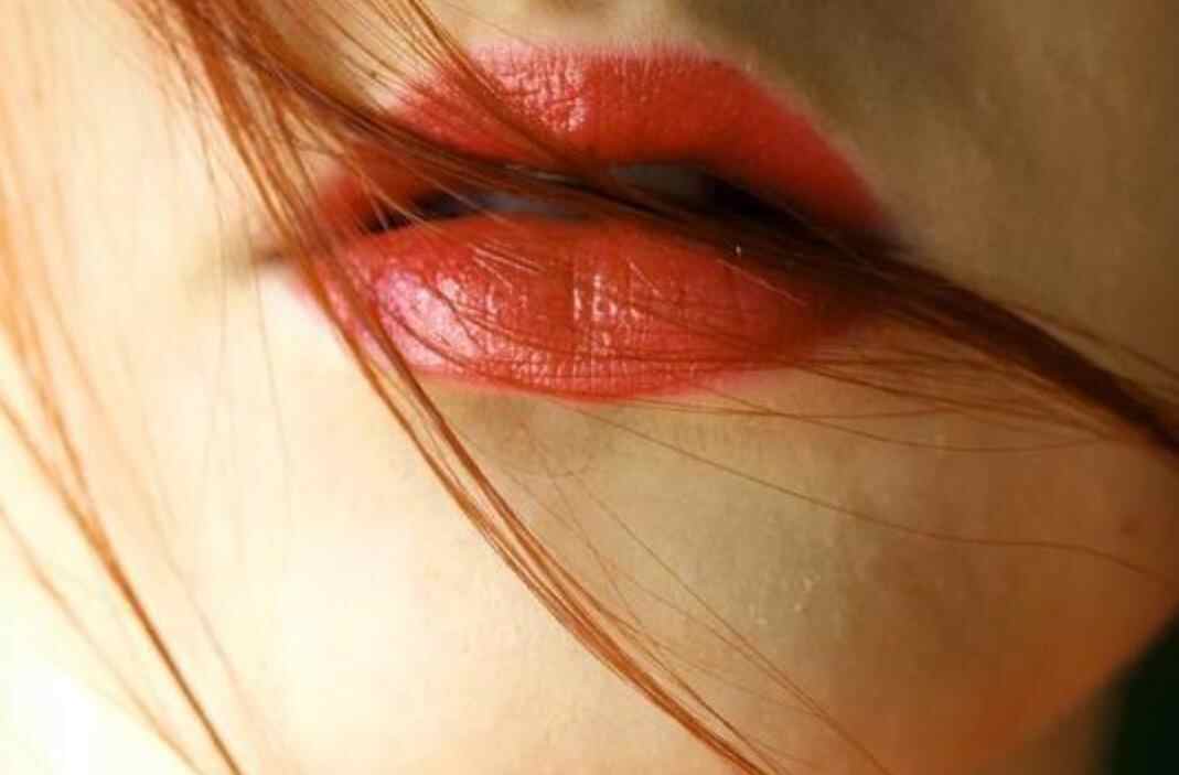 嘴唇能看出女人情感吗