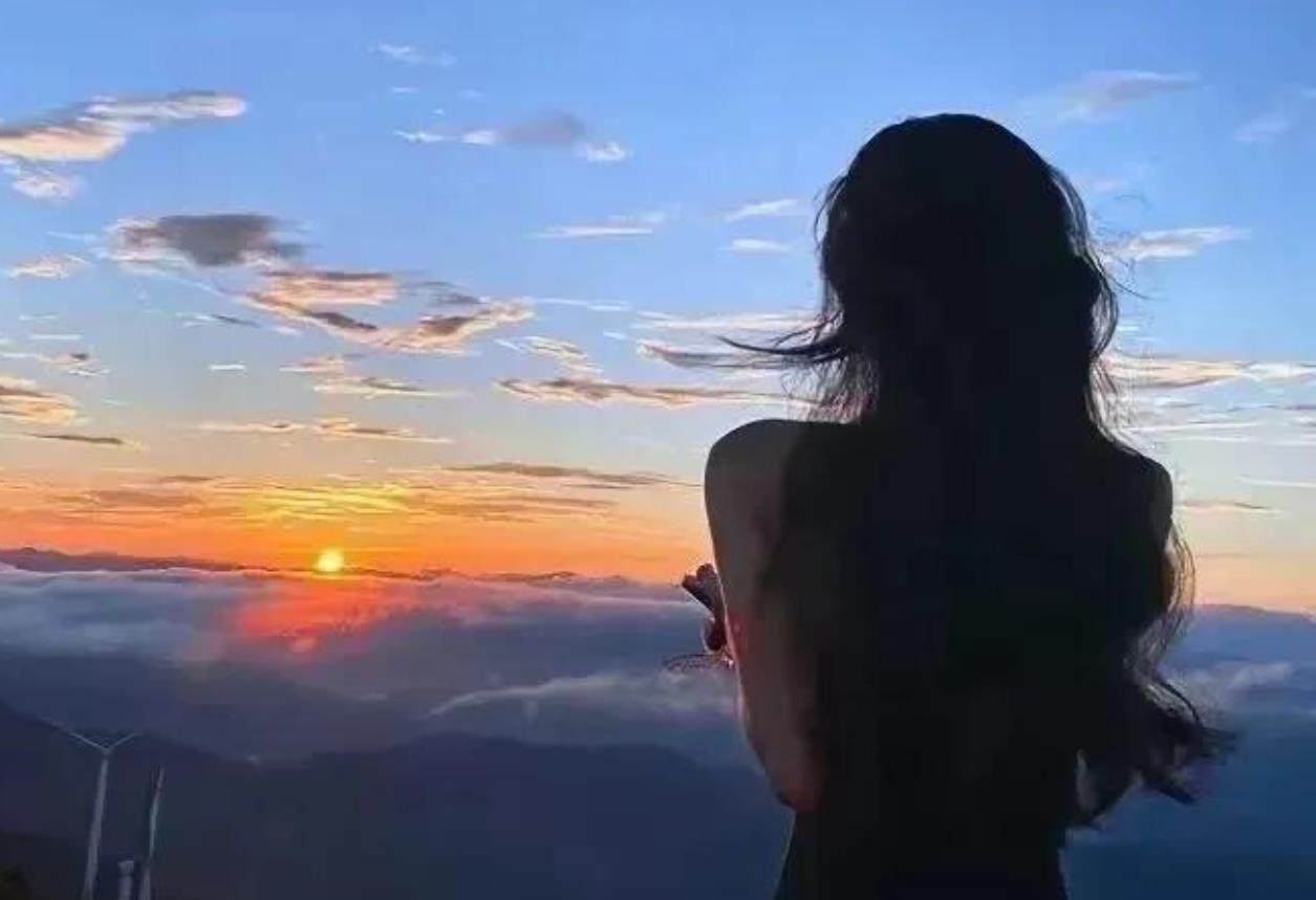当开始思考谈论青春的时候，青春已经悄然流逝