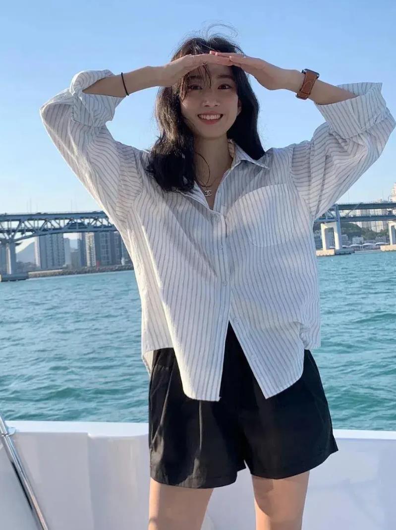 女性正面站立图片集