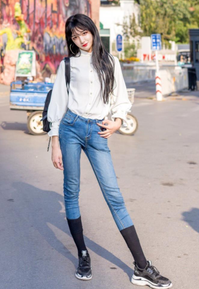 女性正面站立图片集