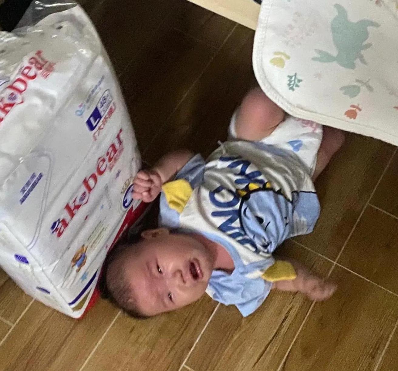 婴儿掉床为什么不能马上抱起来