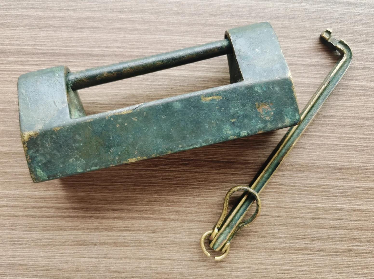 古代的锁很容易打开吗