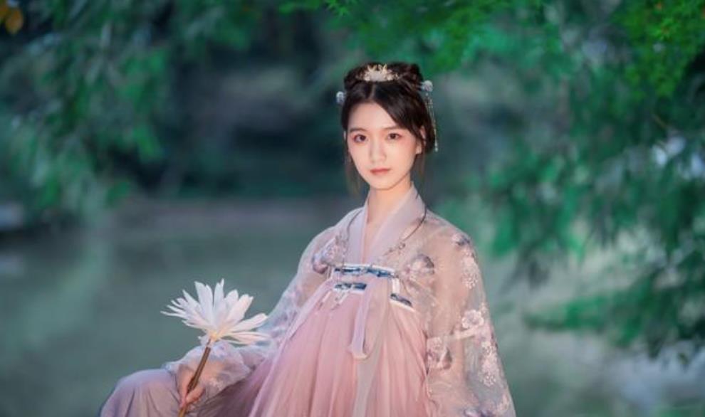 女人想发展关系会做哪些事