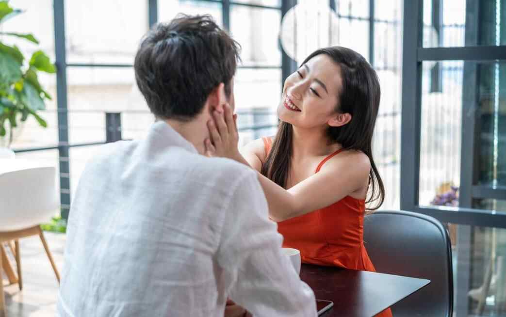 男人怎样与女人相处说明他已经爱入骨了