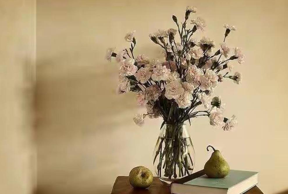 初次与五十岁女人约会送什么礼物