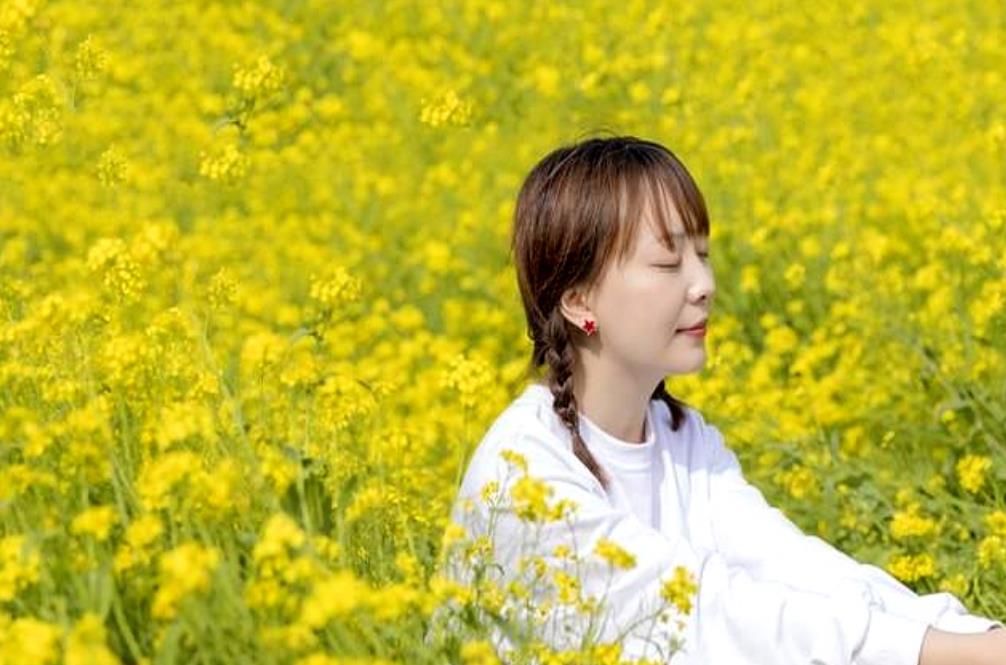 寡妇暗恋你的表现