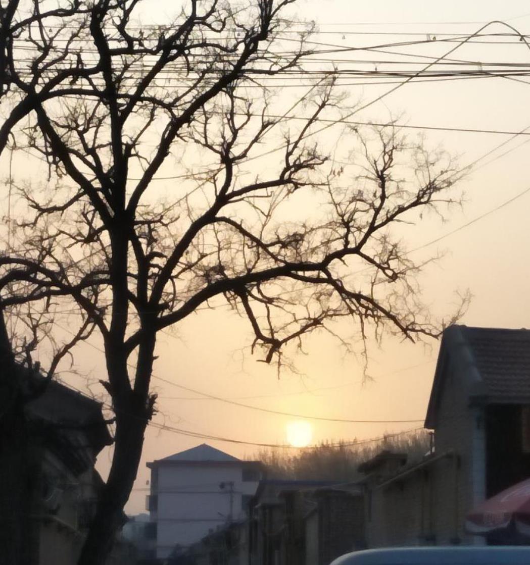 老人去世门口挂红布是什么意思